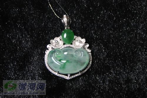 探寻翡翠之美：漯河回收翡翠珠宝
